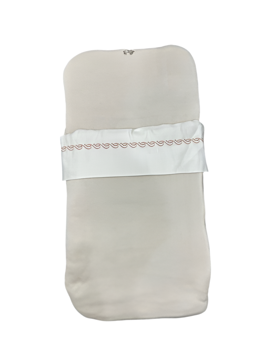 Carmina Butter/Anemone Embroidered Overlay Bunting