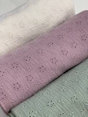Petite Laure White Embroidery Flowers Baby Blanket