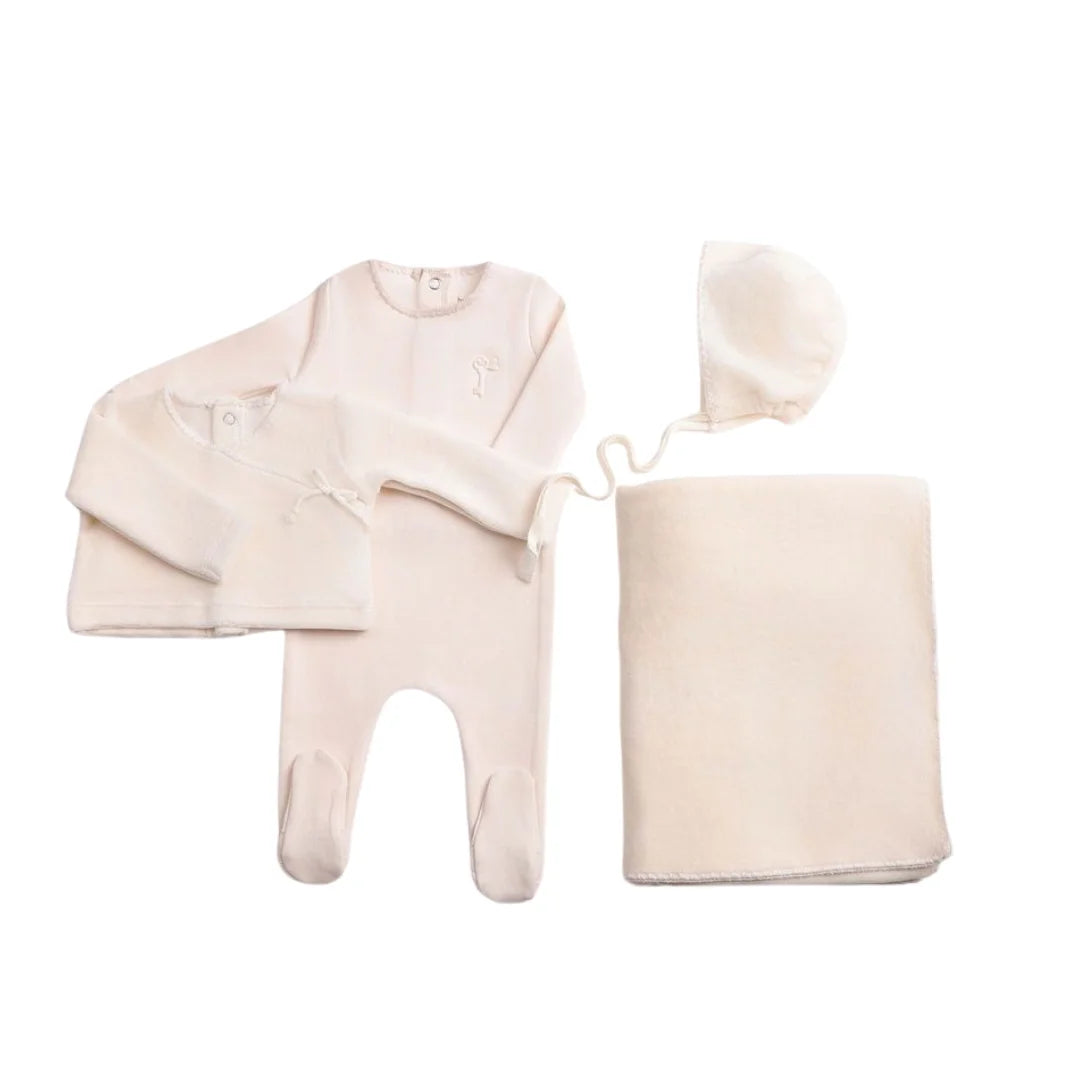 A front view of the elegant linen Bee & Dee wrap full set.