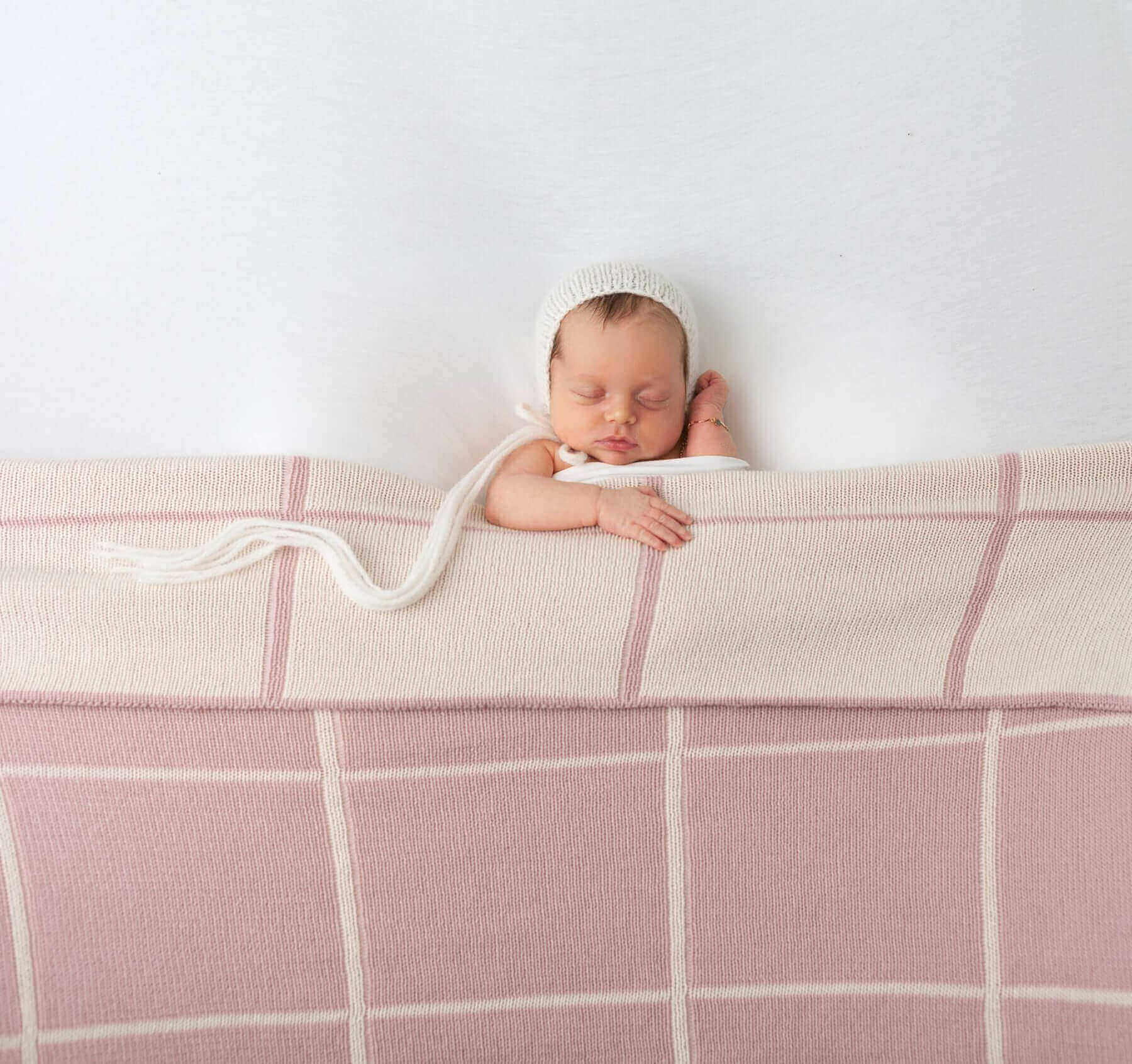 bandeau bebe knit grid design blanket