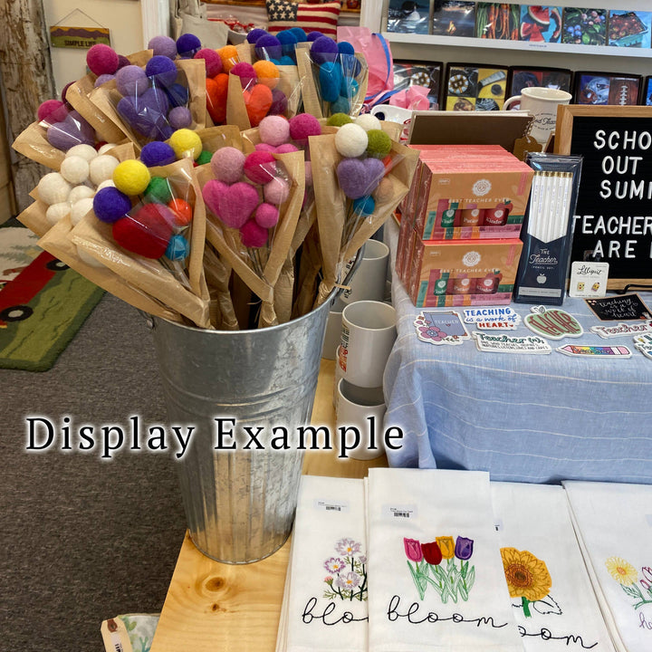Oakwind Hollow - Set of 8 Felted Wool Flower Ball Bouquet Fresh Cream