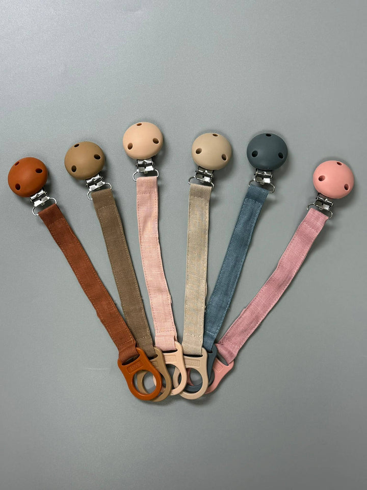 Three Hearts & Co. - Jadye Paci/Toy Clip Linen and Silicone BPA Free: Oatmeal