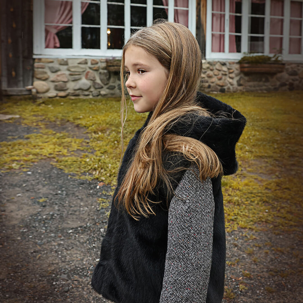 pompomme contrast sleeve fur jacket