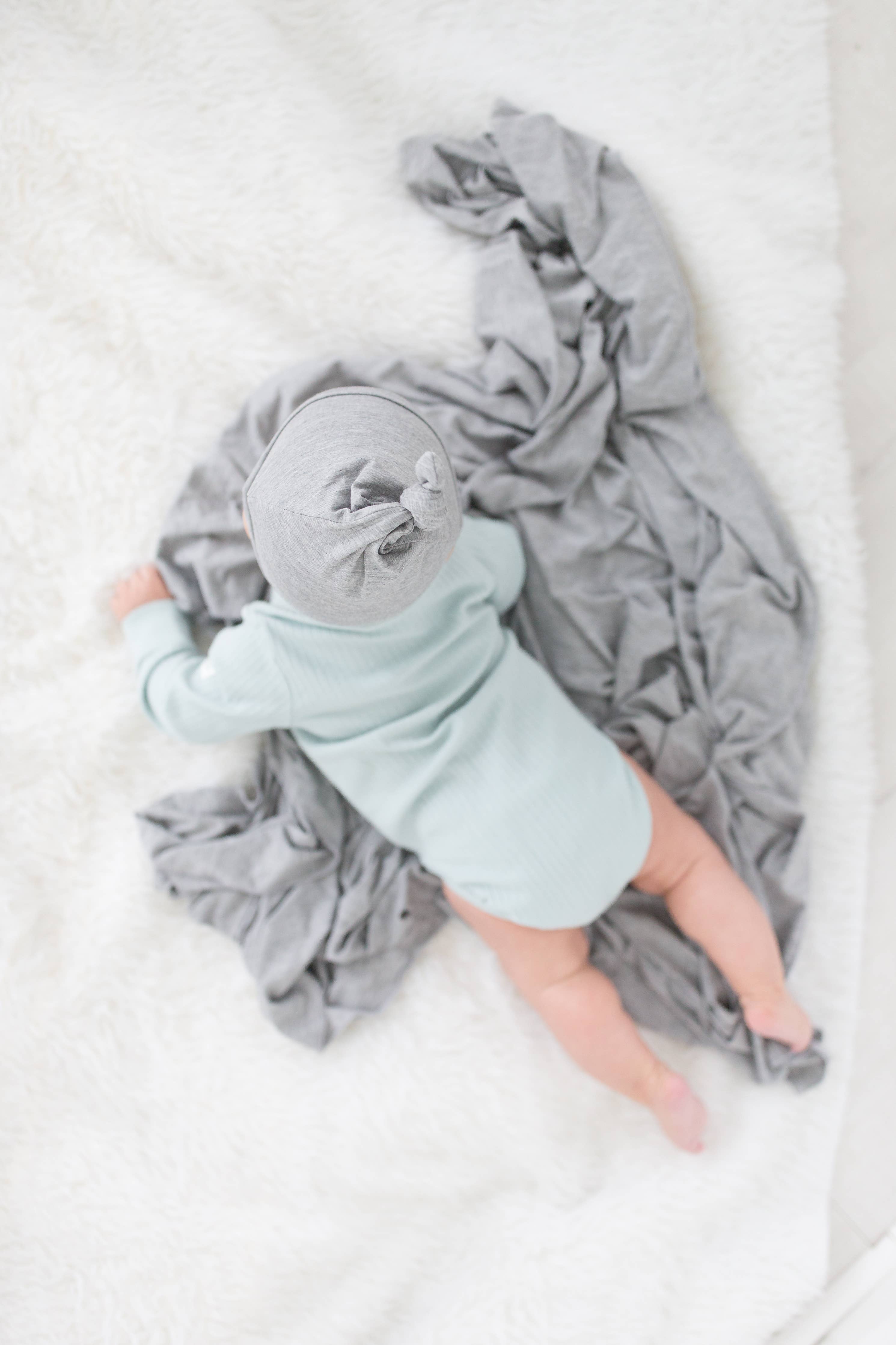 Stroller Society - Baby Blankets - Baby Swaddles - Baby Blanket for Girls, Boys: Pink / Swaddle Bow and Hat