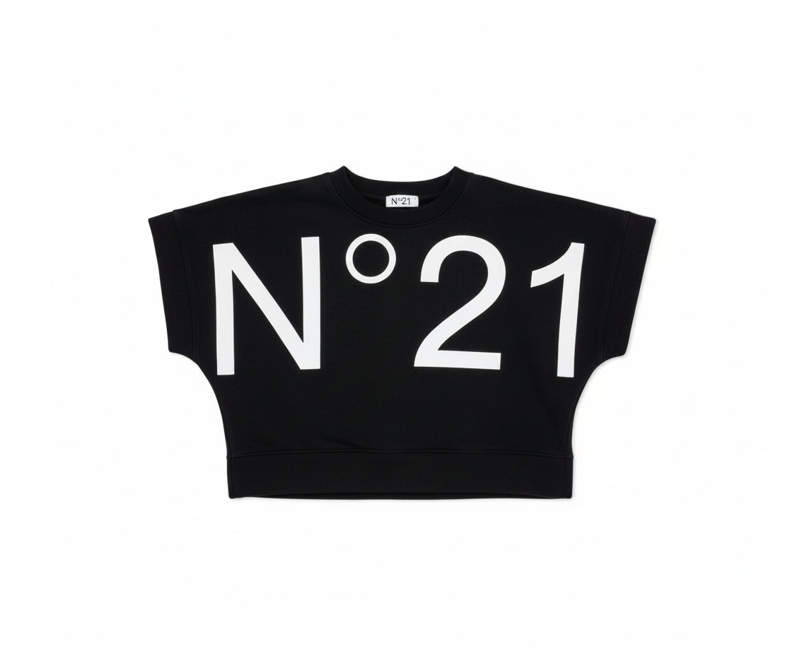 Black crop top with 'N 21' printed on it against a white background