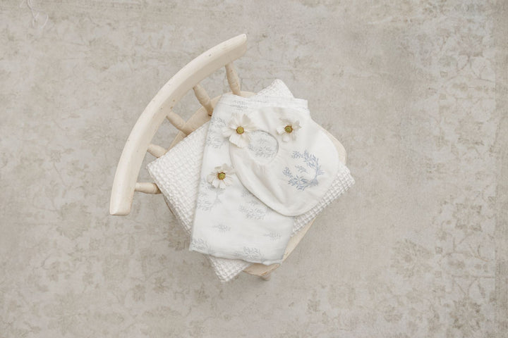 Peluche Blue Botanical Bib