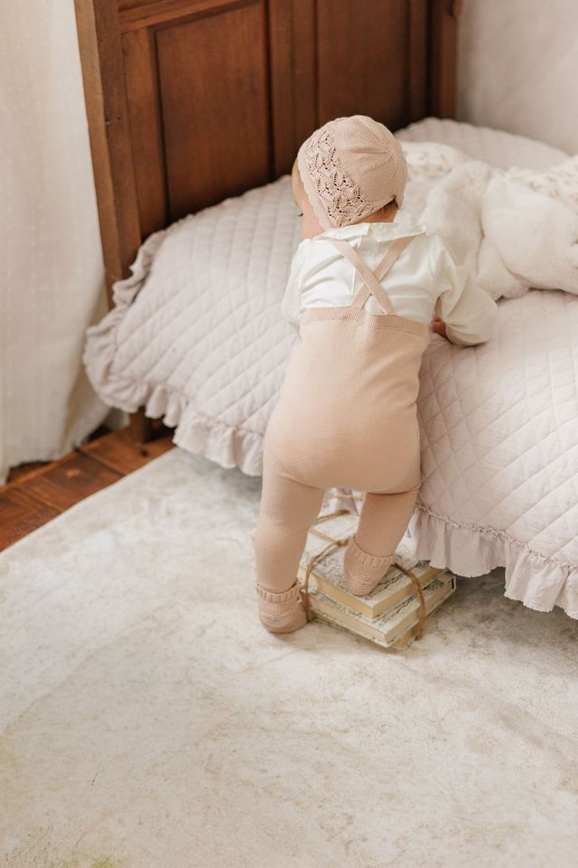 Peluche Bebe – Knit Tied Suspender Overalls