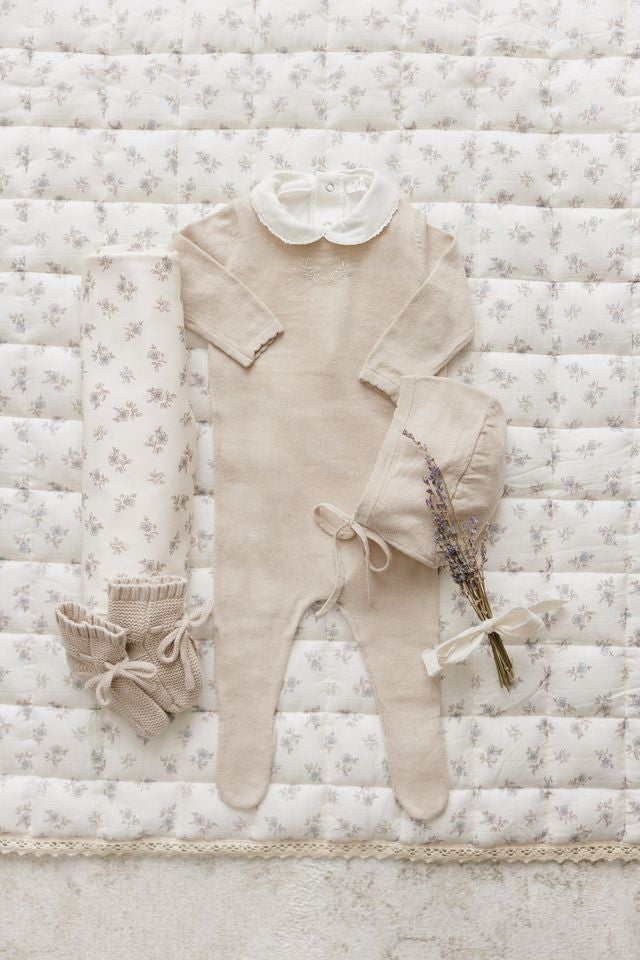 Peluche Bebe – Signature Knit Footie & Bonnet Set