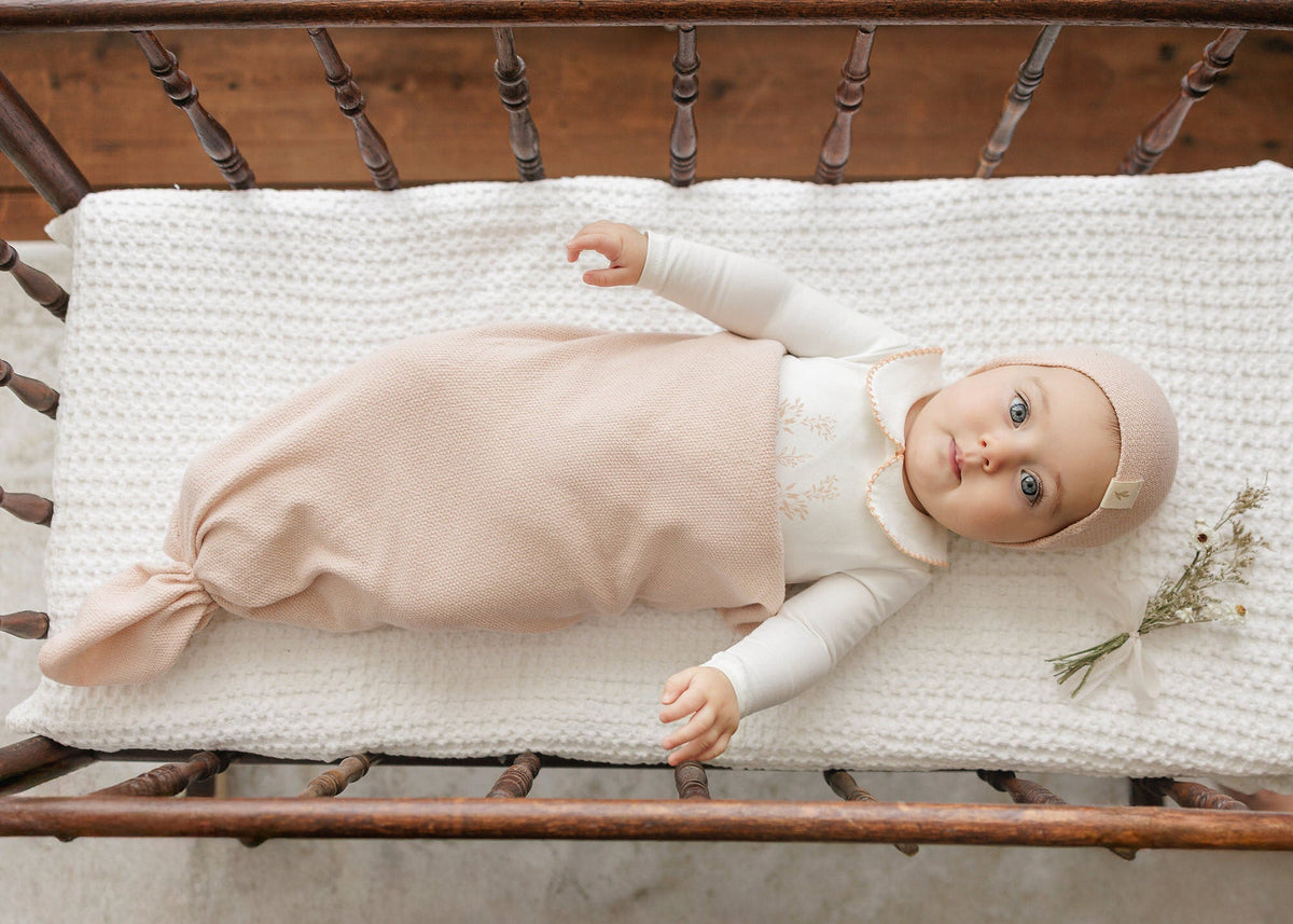 Peluche Bebe – Knit Swaddle & Beanie Set