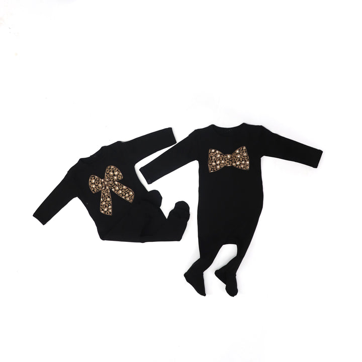 Coton Pompom Boys Leopard Bow Footie
