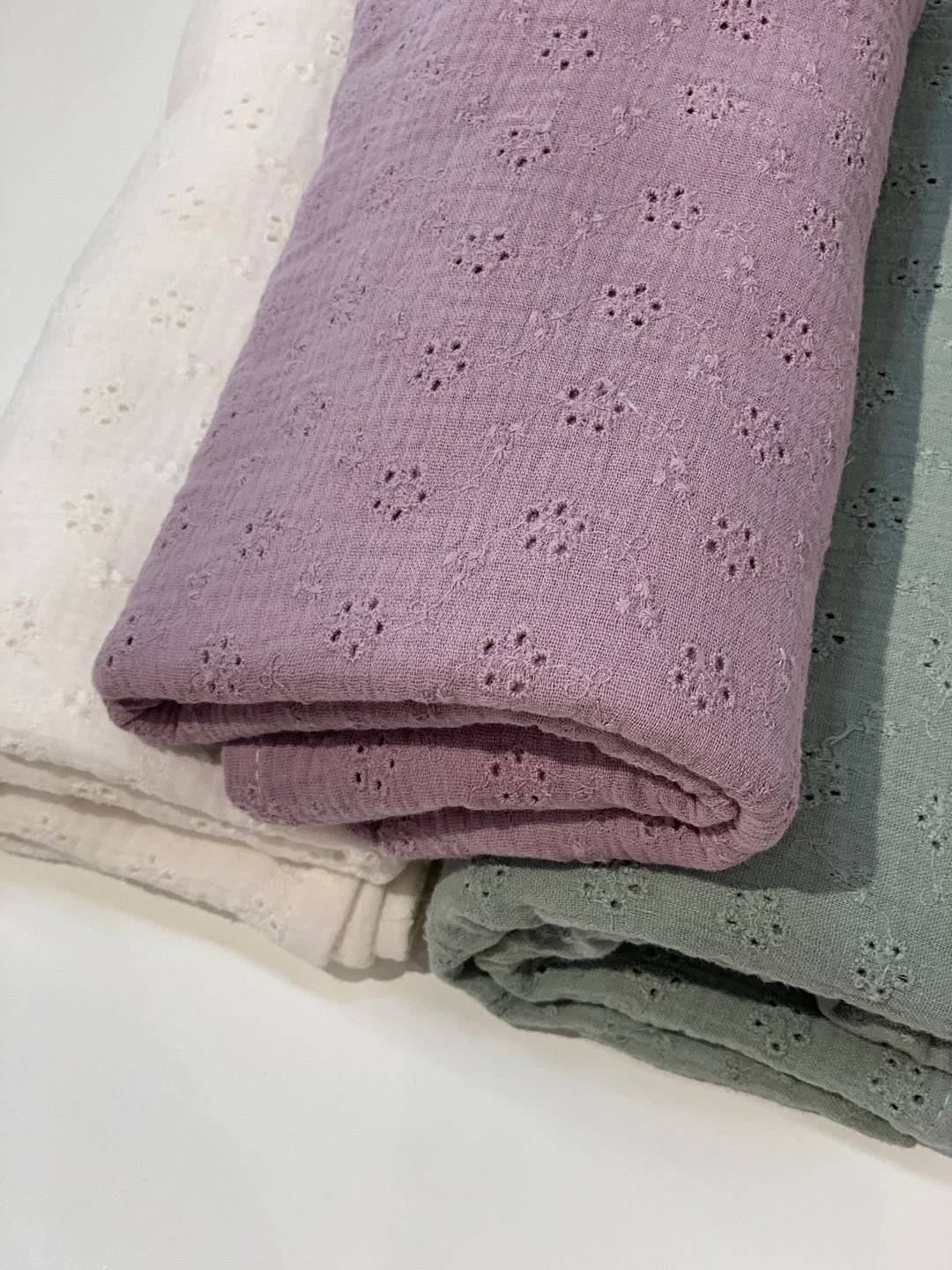 Petite Laure White Embroidery Flowers Baby Blanket
