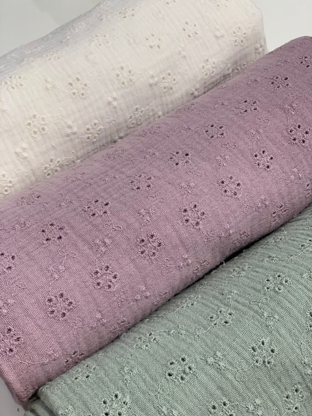 Petite Laure White Embroidery Flowers Baby Blanket