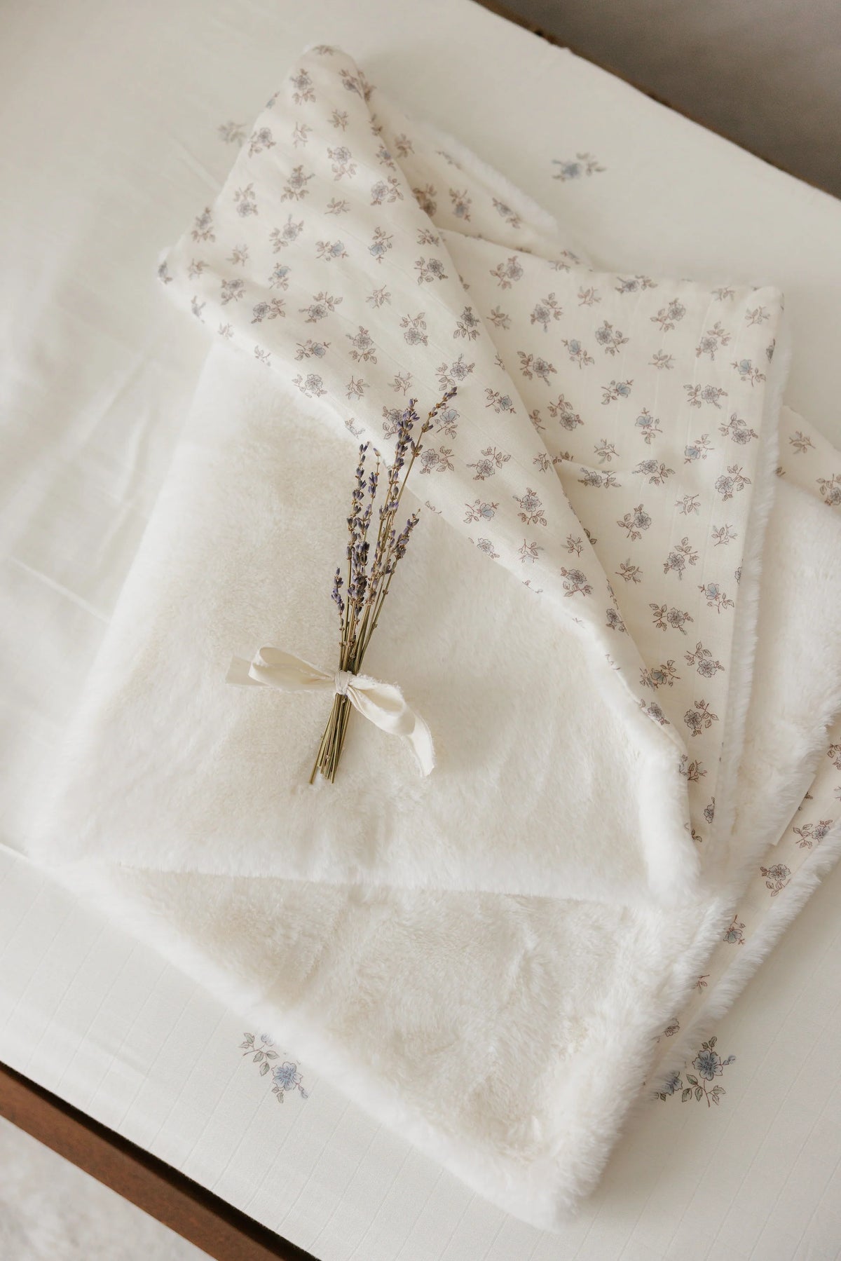 Peluche Bebe Blossom Lux Fur Blanket Powder