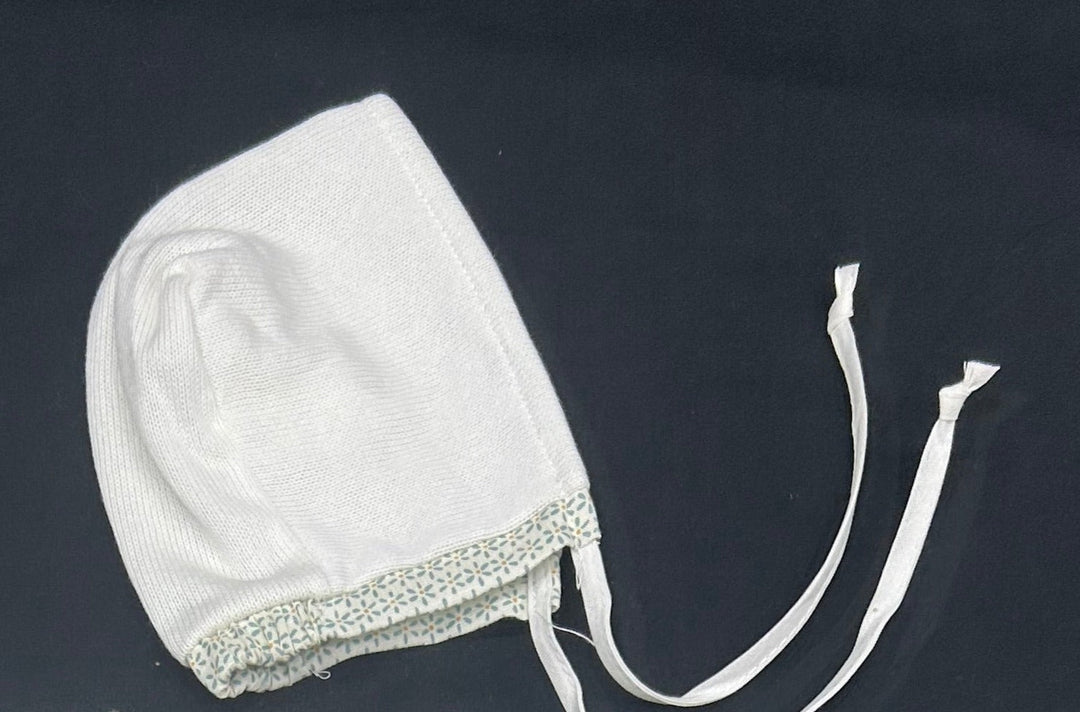 Knit bonnet with printed trim