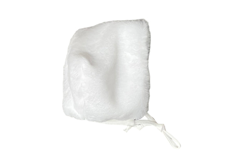 Latte white fur bonnet
