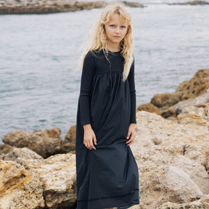 Kin+Kin Black Robe - Yom Tov