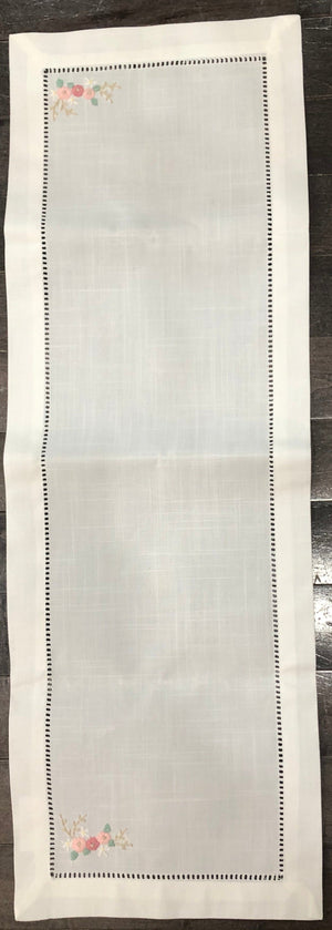 EMBROIDERED LINEN LIKE LINER