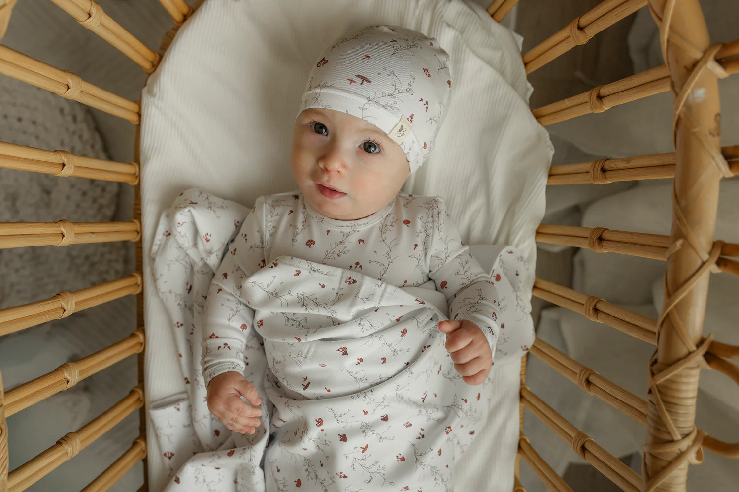 Bebe Bella - Baby All Over Floral and Mushroom Print Onesie With Hat (White/Mushom)