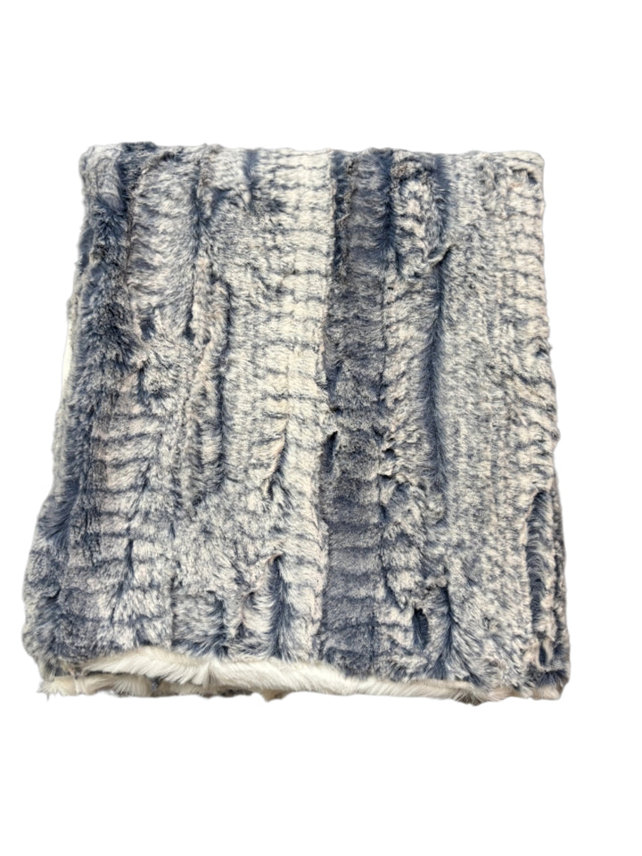 Peluche Stone Blue and Natural Fur Blanket