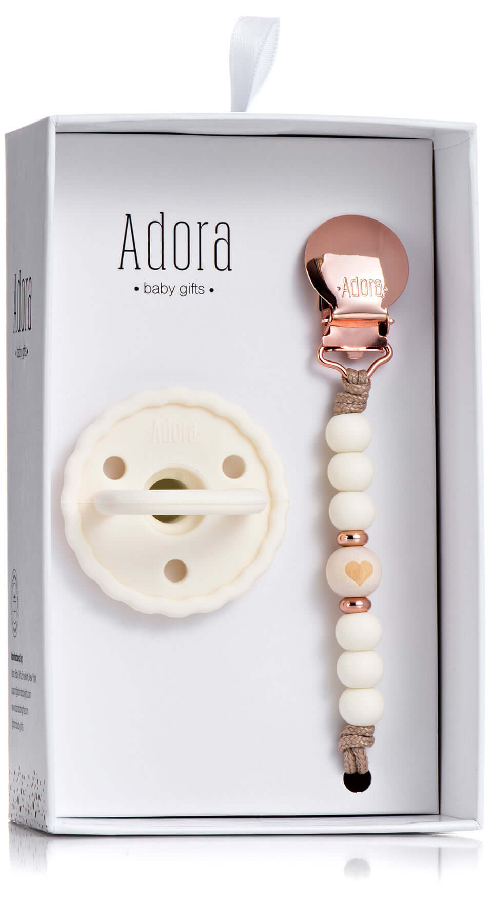 scalloped wood heart pacifier clip set