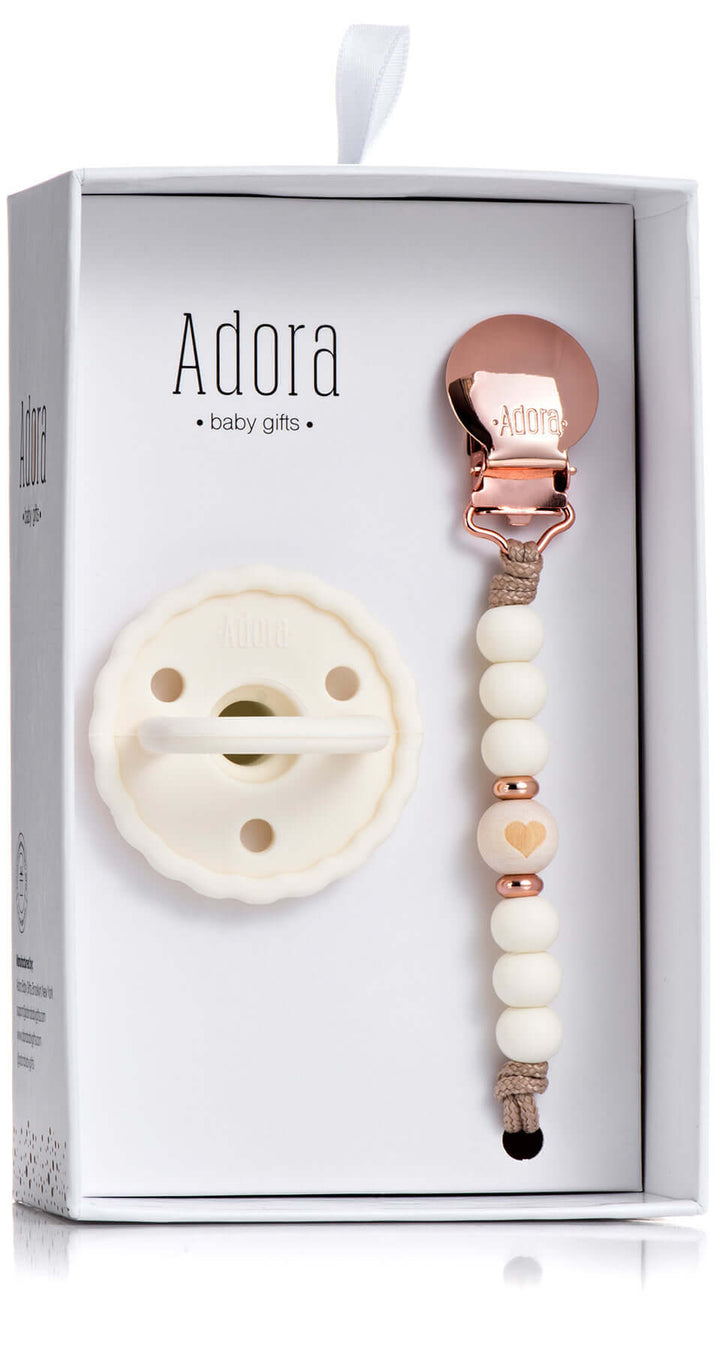 scalloped wood heart pacifier clip set