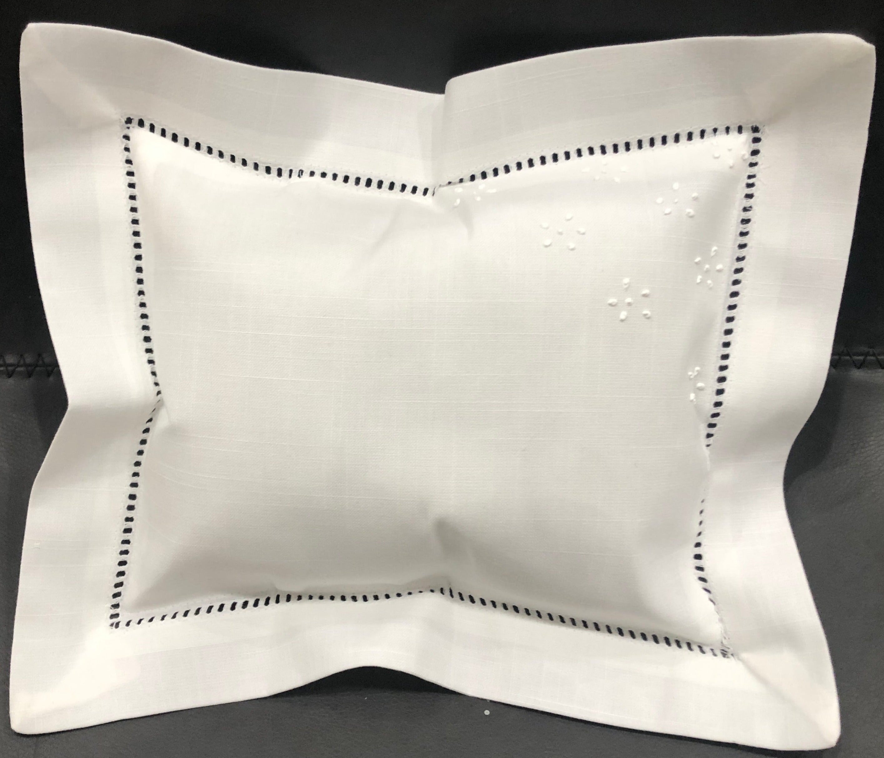 EMBROIDERED LINEN LIKE PILLOW