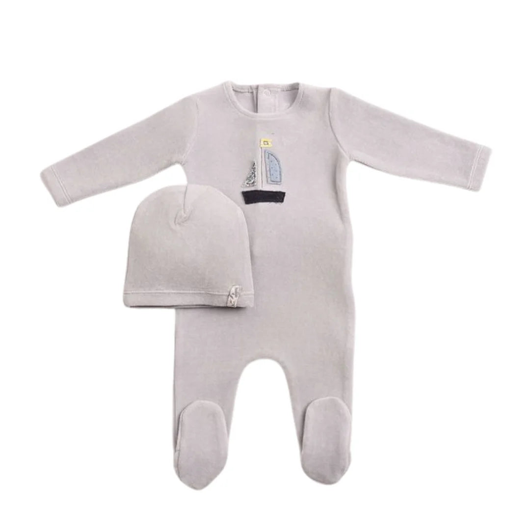 A front view of the luxurious crisp blue Bee & Dee velour footie and beanie set.