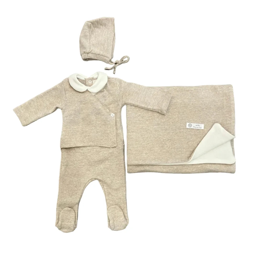 A complete flatlay of the Latte Baby 3-piece knit wrap onesie, bonnet, and blanket set in sand.