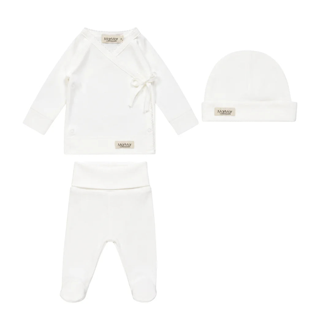 front view of the MarMar Copenhagen Gentle White Tuti kimono wrap set and hat.