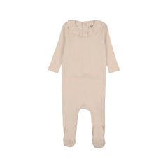 A front view of the Mema Knits light pink rib ruffle collar footie.