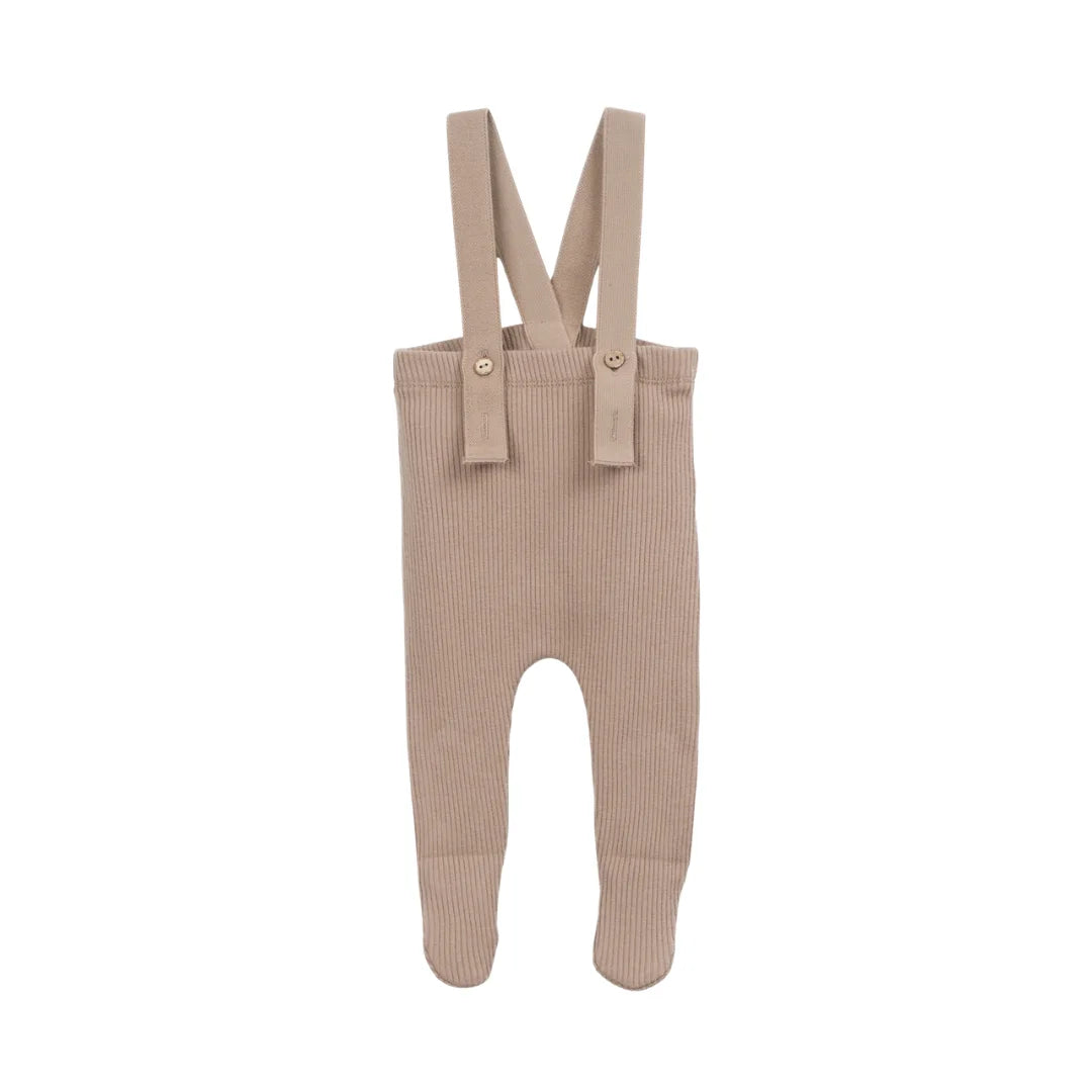 A front view of the Play Up rib leggings in brown.