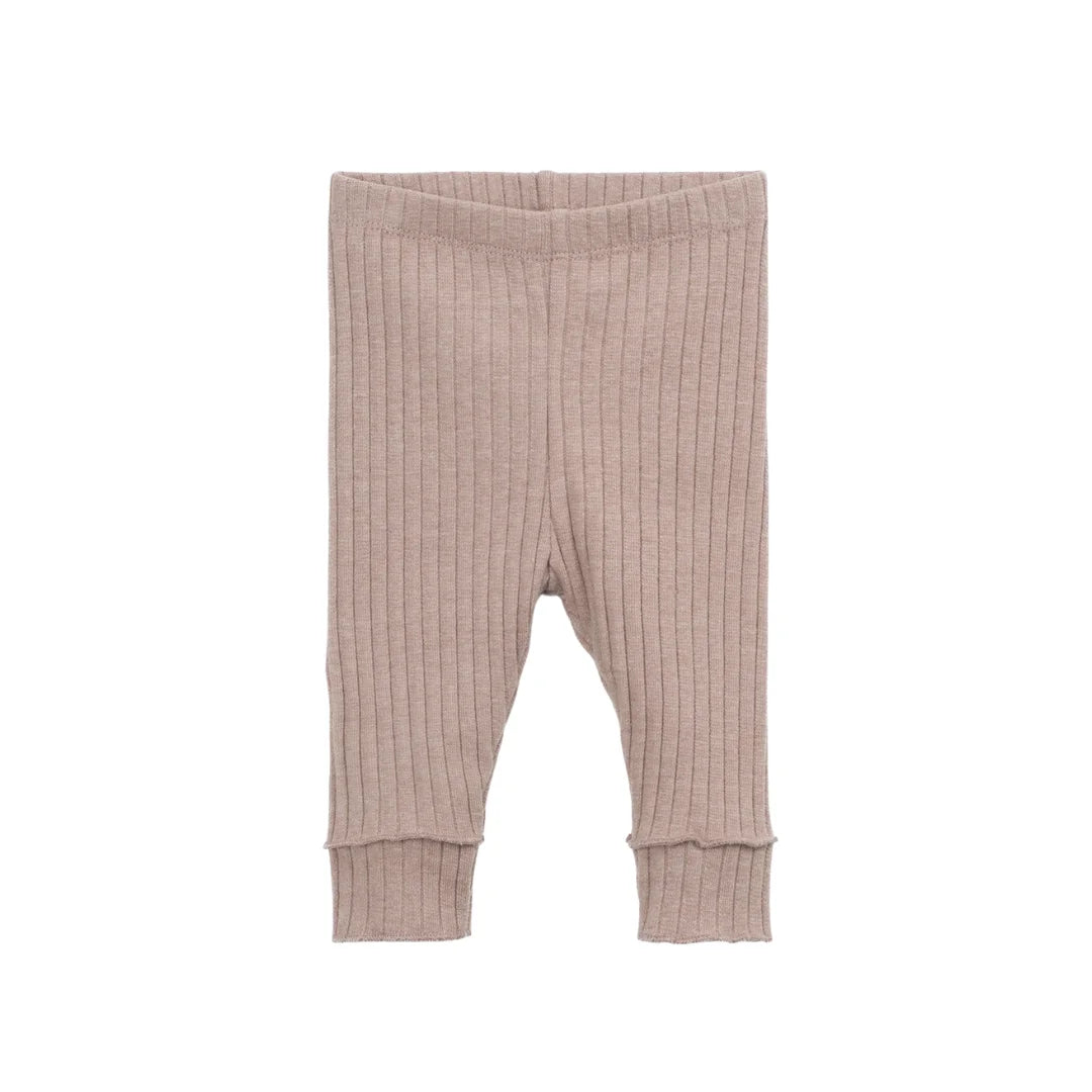 A front view of the Play Up rib leggings in dusty rose.
