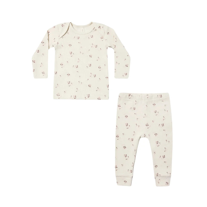 A front view of the Quincy Mae Fall Ditsy floral print ribbed organic cotton tee and legging set.